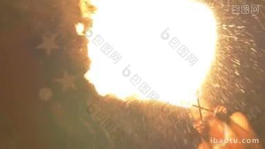 火灾一集的慢动作镜头显示，深色皮肤的喷火者制造了一场大火的大爆炸